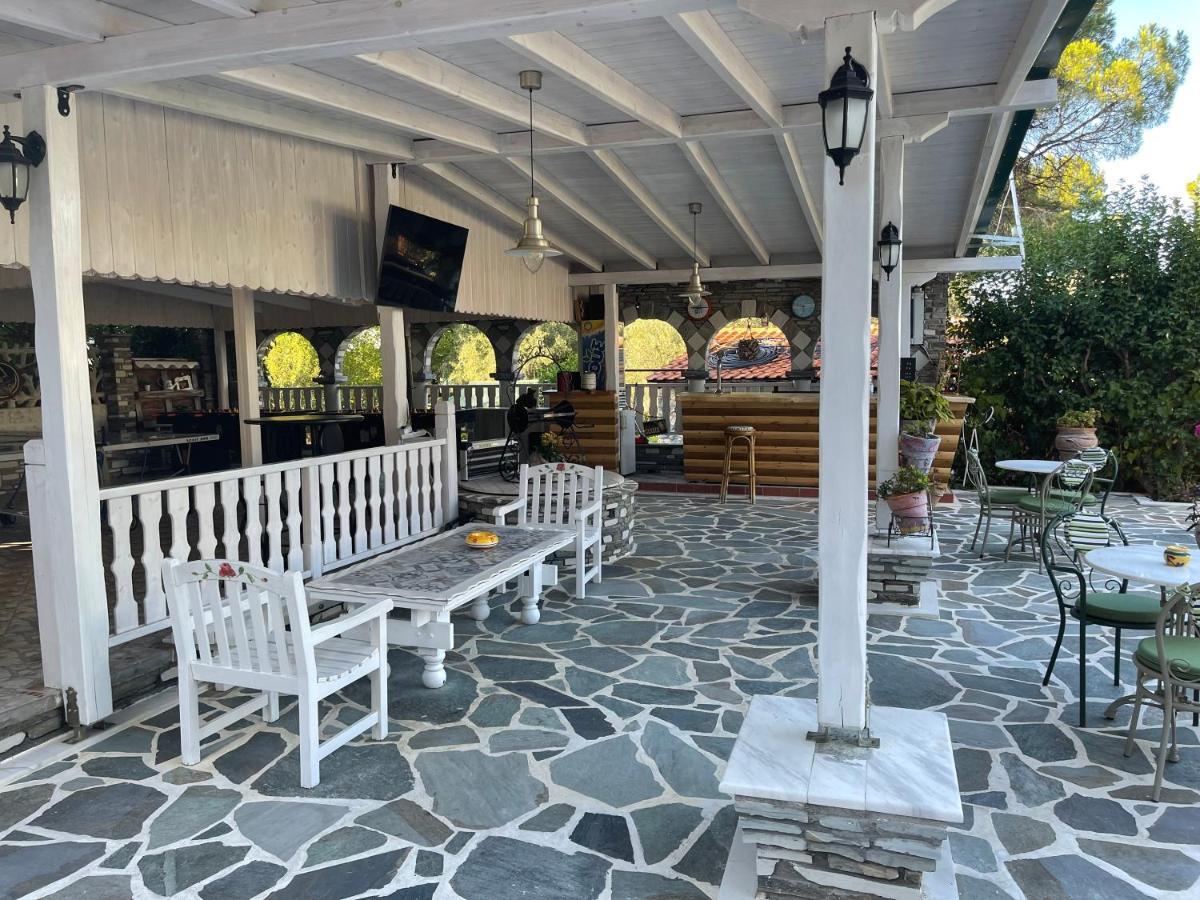 Diaporos Hotel 보우르보우로우 외부 사진