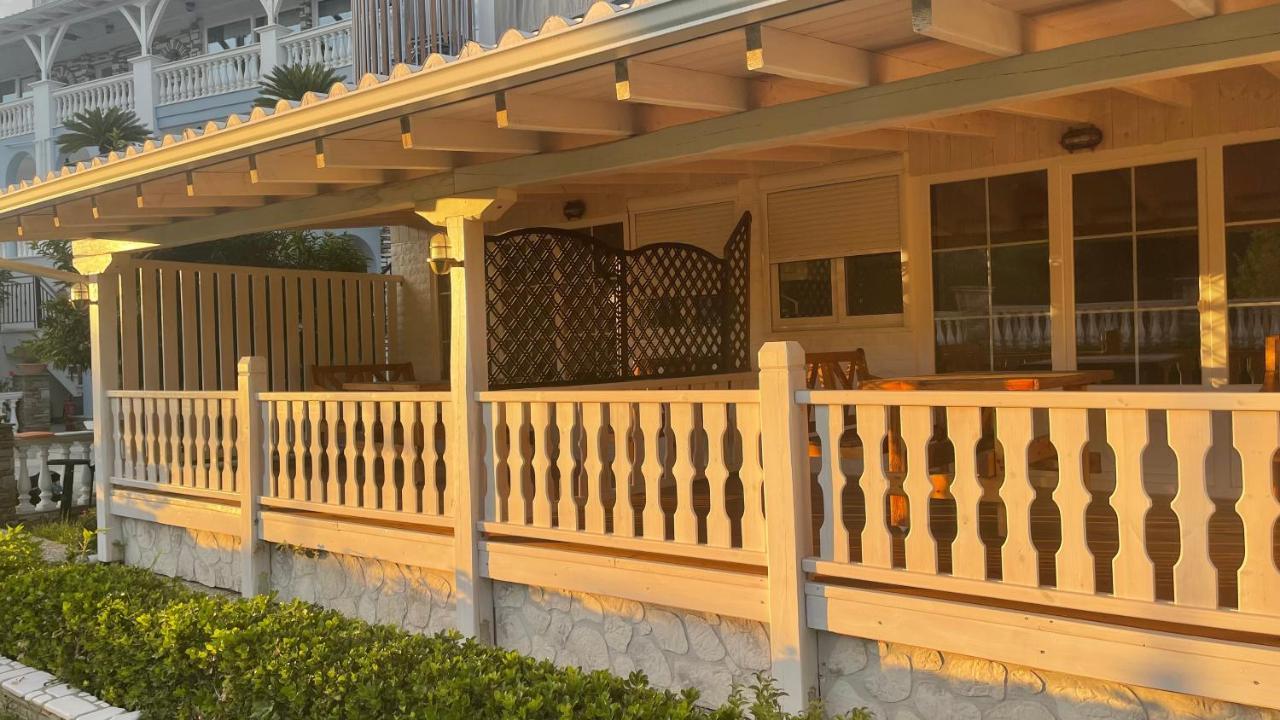 Diaporos Hotel 보우르보우로우 외부 사진