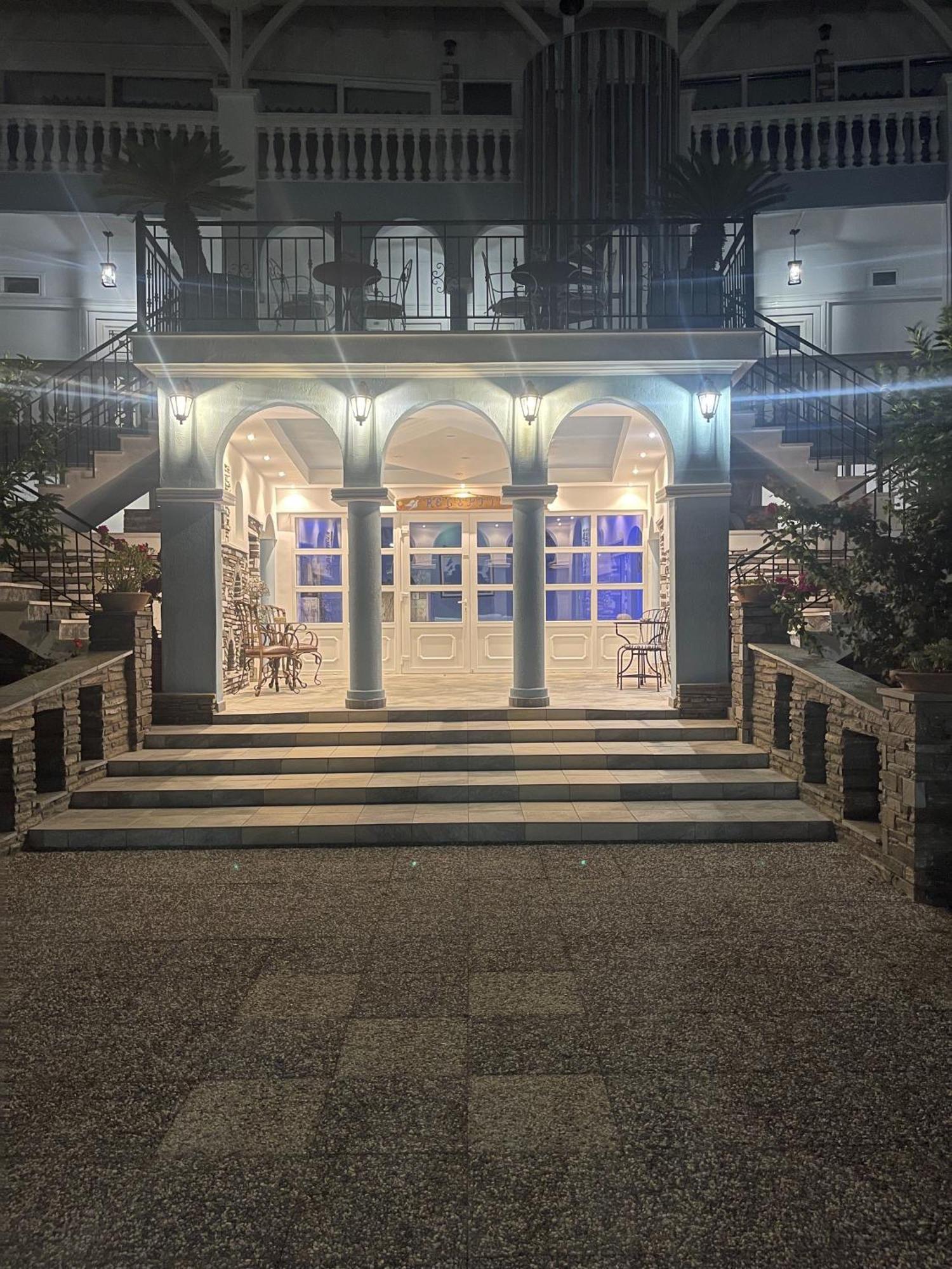 Diaporos Hotel 보우르보우로우 외부 사진