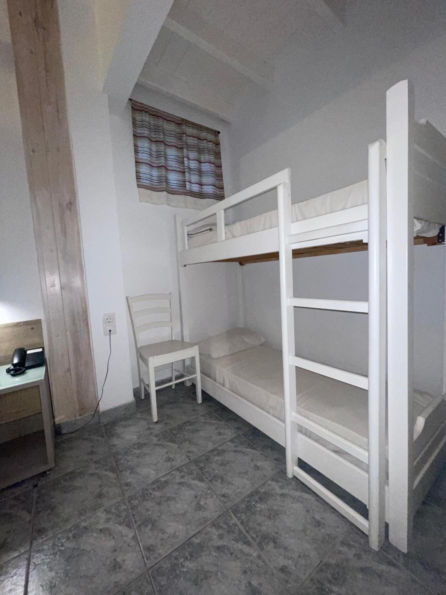 Diaporos Hotel 보우르보우로우 외부 사진