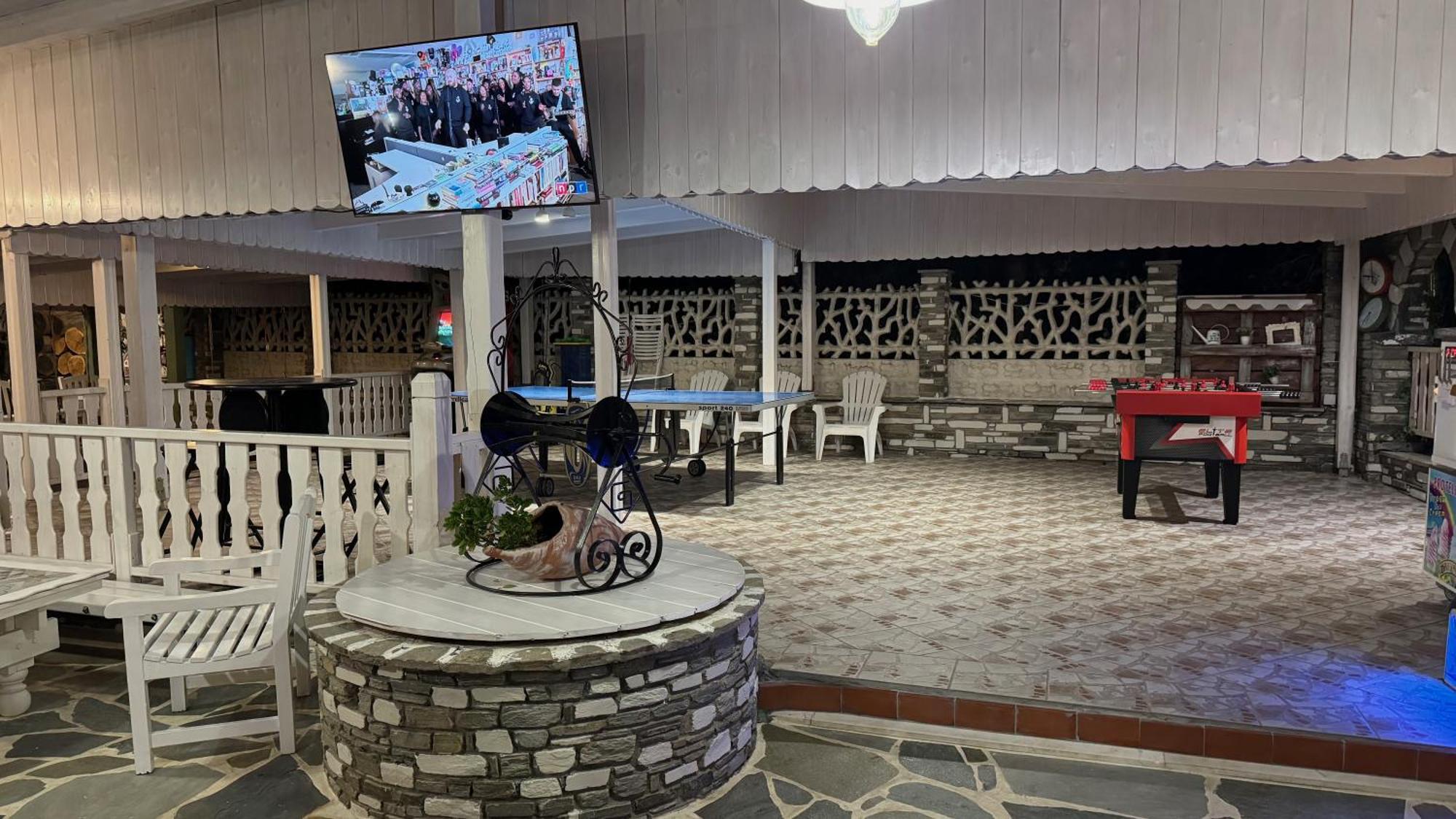 Diaporos Hotel 보우르보우로우 외부 사진